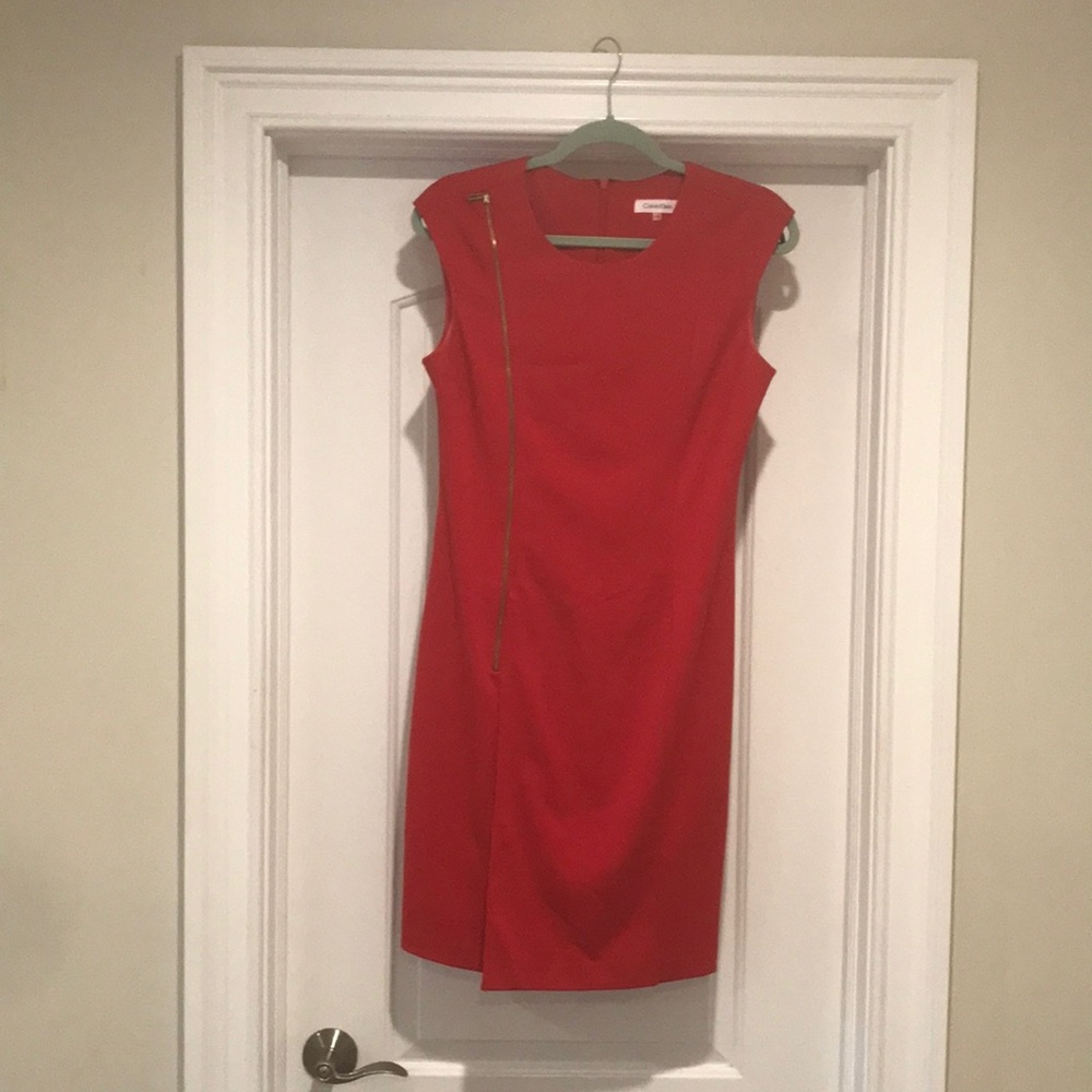 Amazing holiday dress.  Sexy & sophisticated.